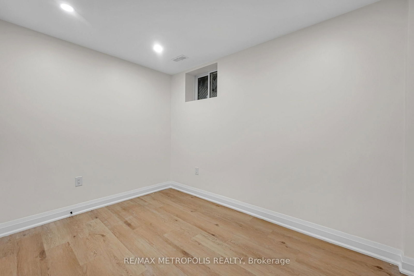 205 Clemence Avenue • Whitby, ON photo 27