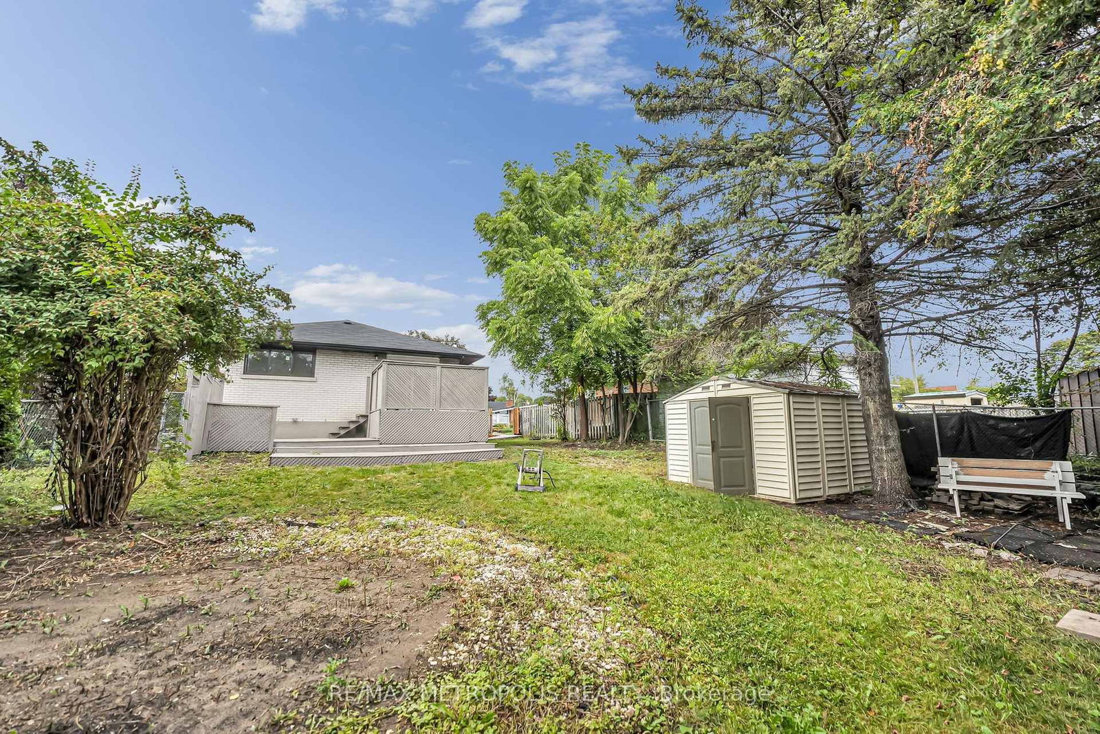 205 Clemence Avenue • Whitby, ON photo 36