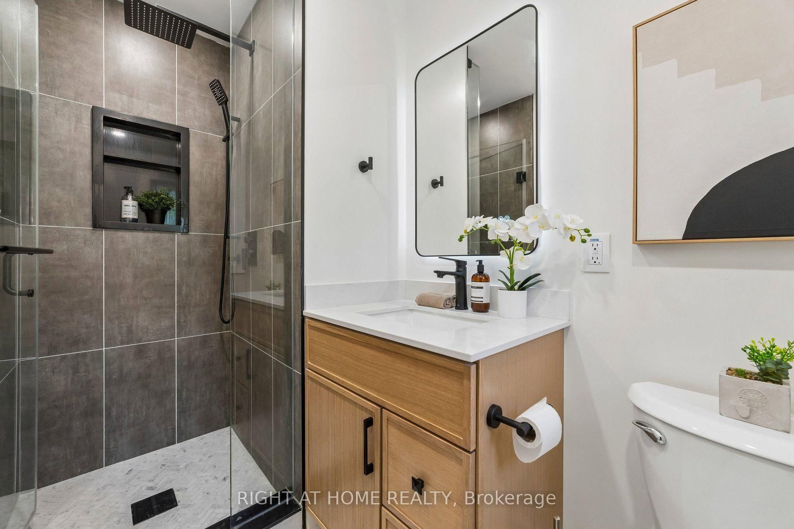 16 Ian Fleming Crescent • Whitby, ON photo 14