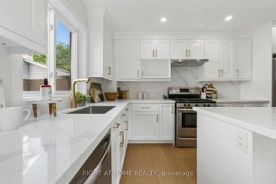 16 Ian Fleming Crescent • Whitby, ON photo 8