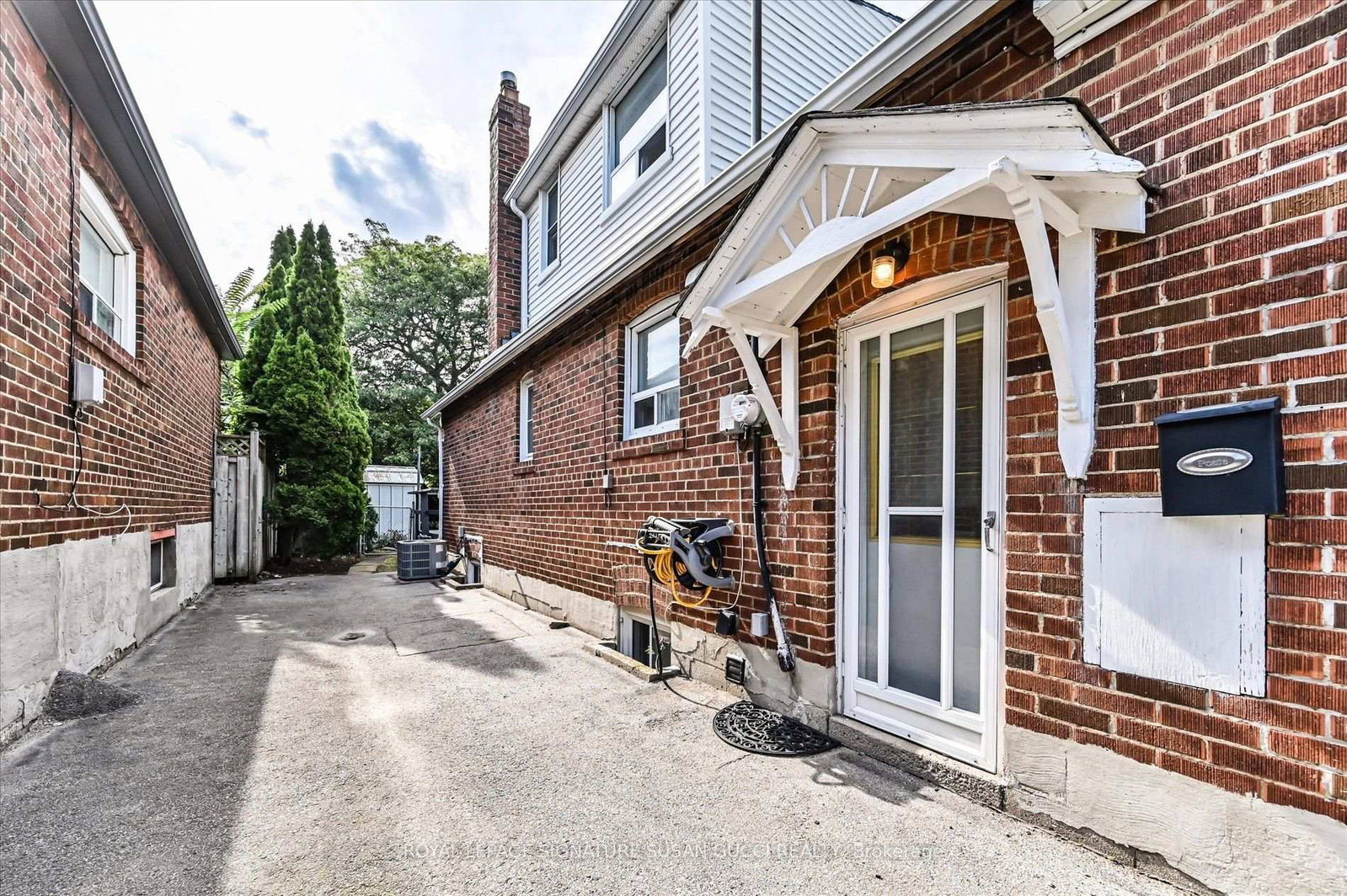 292 Glebemount Avenue • Toronto, ON photo 28