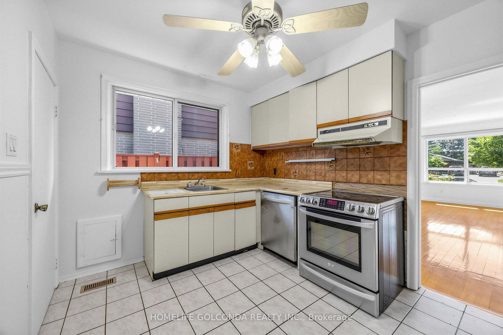 9 Moorecroft Crescent • Toronto, ON photo 15