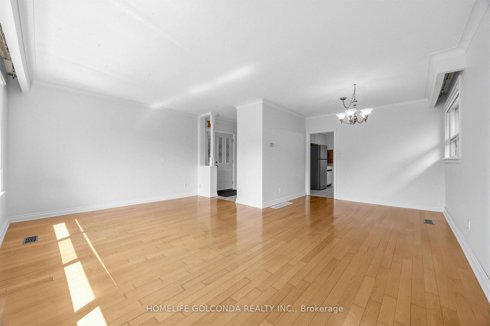 9 Moorecroft Crescent • Toronto, ON photo 8