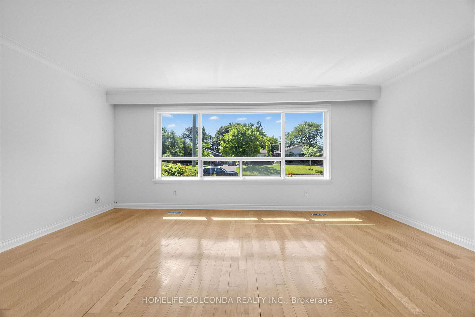 9 Moorecroft Crescent • Toronto, ON photo 9