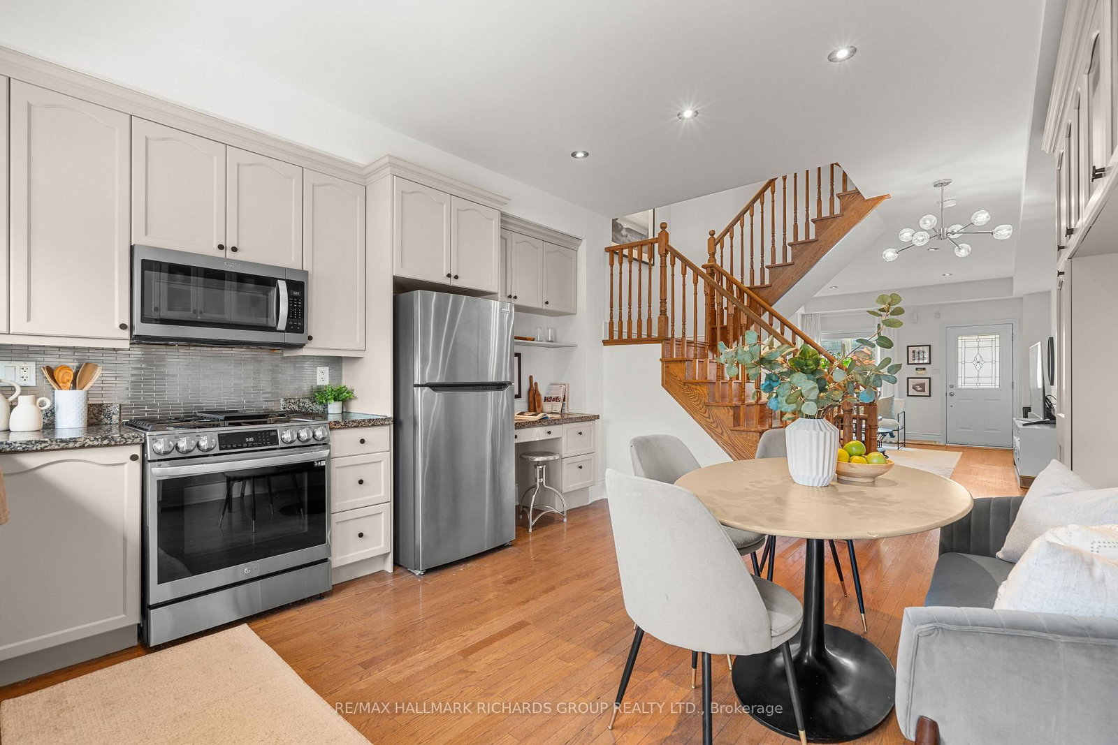 287 Kingston Road • Toronto, ON photo 11