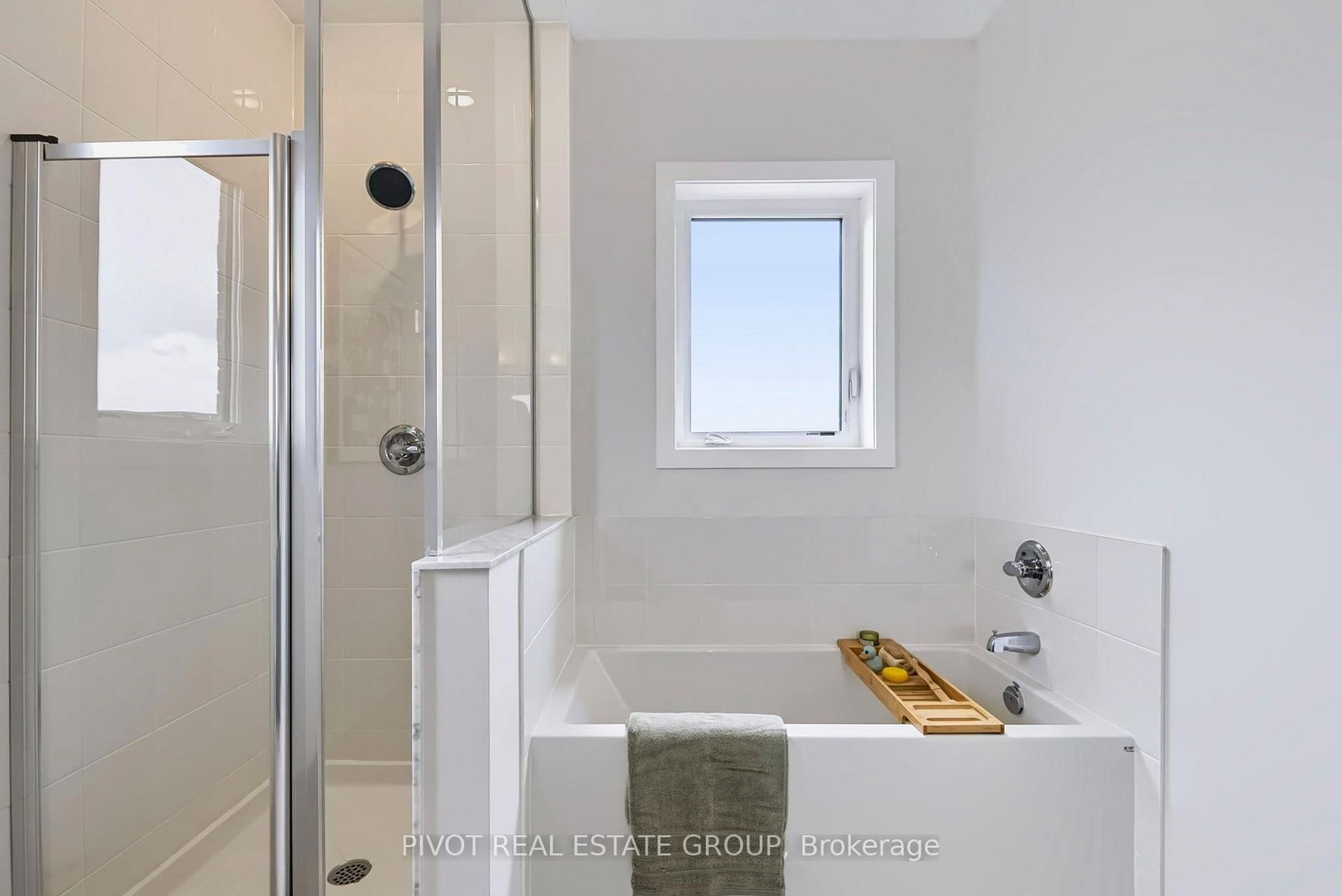 25 Observatory Way • Whitby, ON photo 35