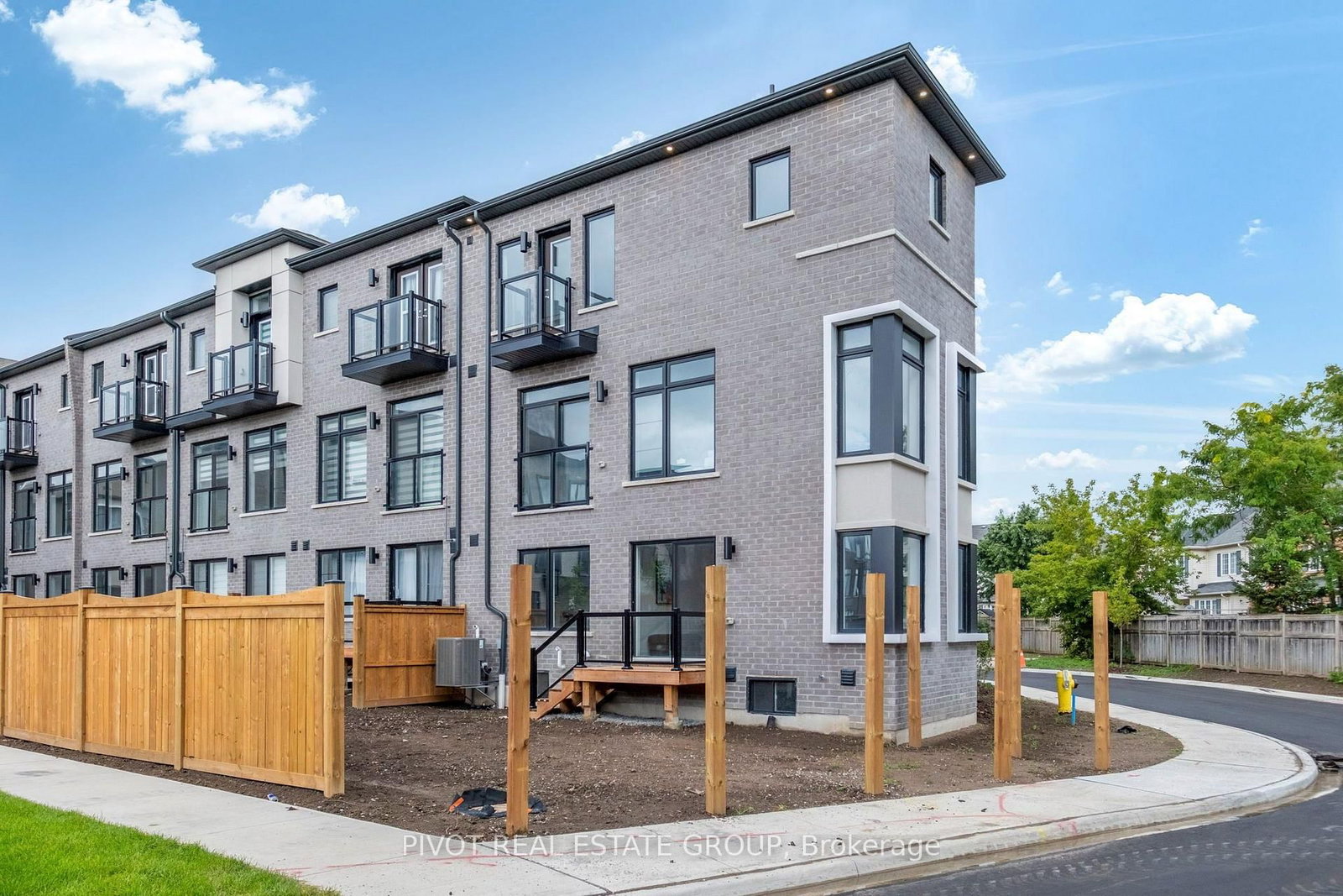25 Observatory Way • Whitby, ON photo 44