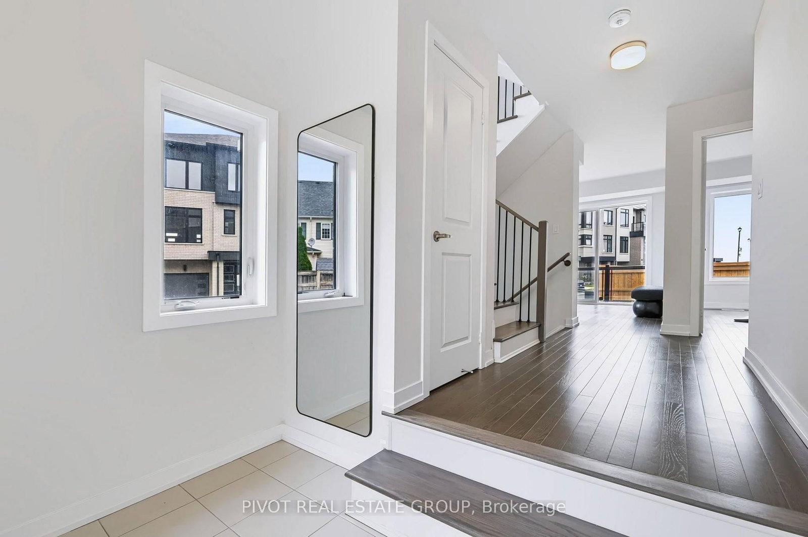 25 Observatory Way • Whitby, ON photo 6