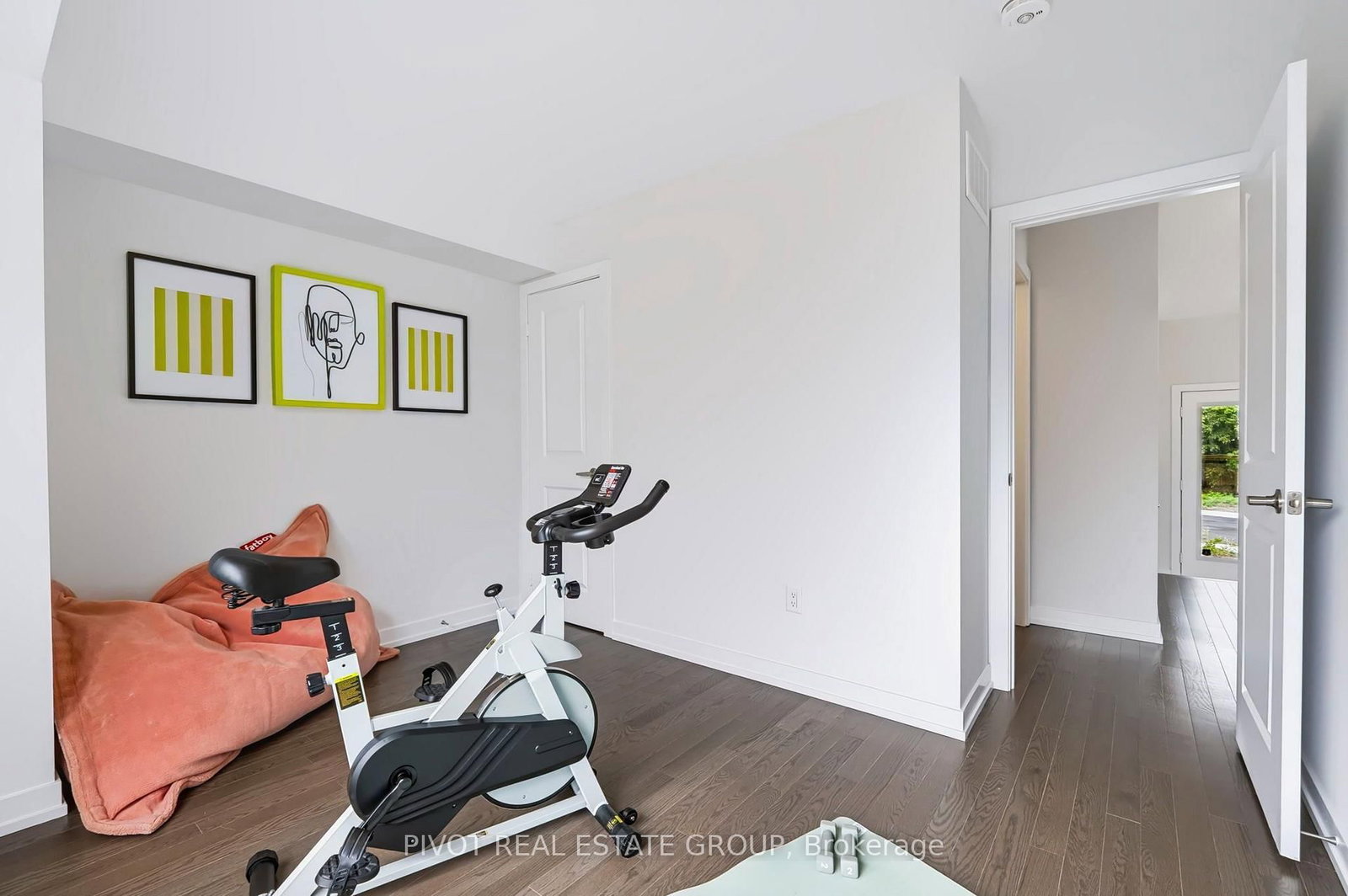 25 Observatory Way • Whitby, ON photo 9