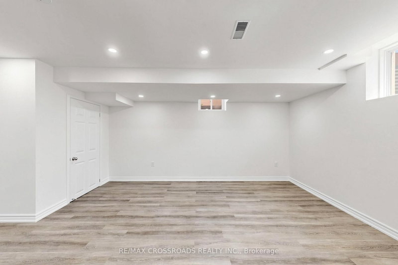 2385 Dress Circle Crescent
