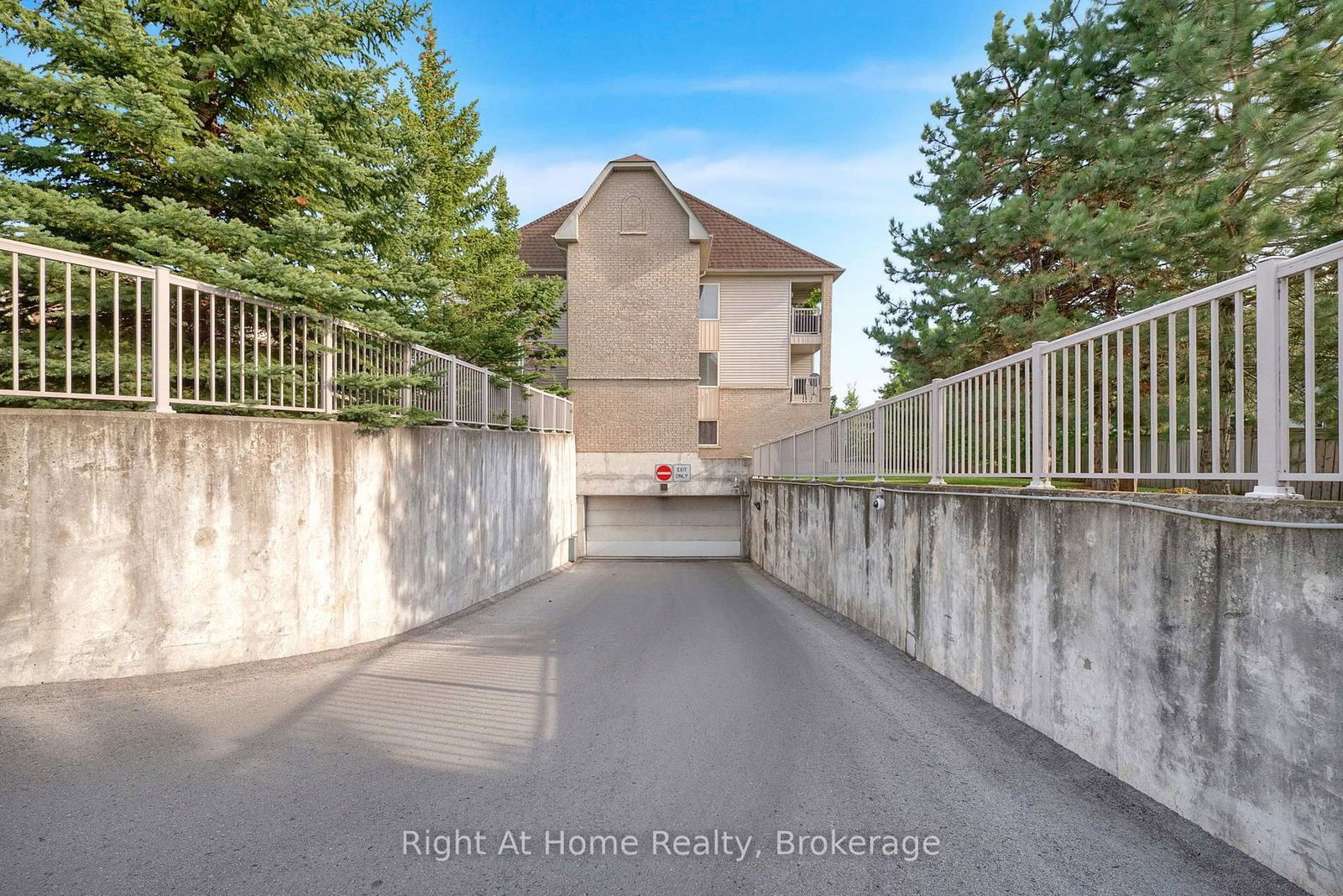 36 Petra Way • #2 • Whitby, ON photo 32