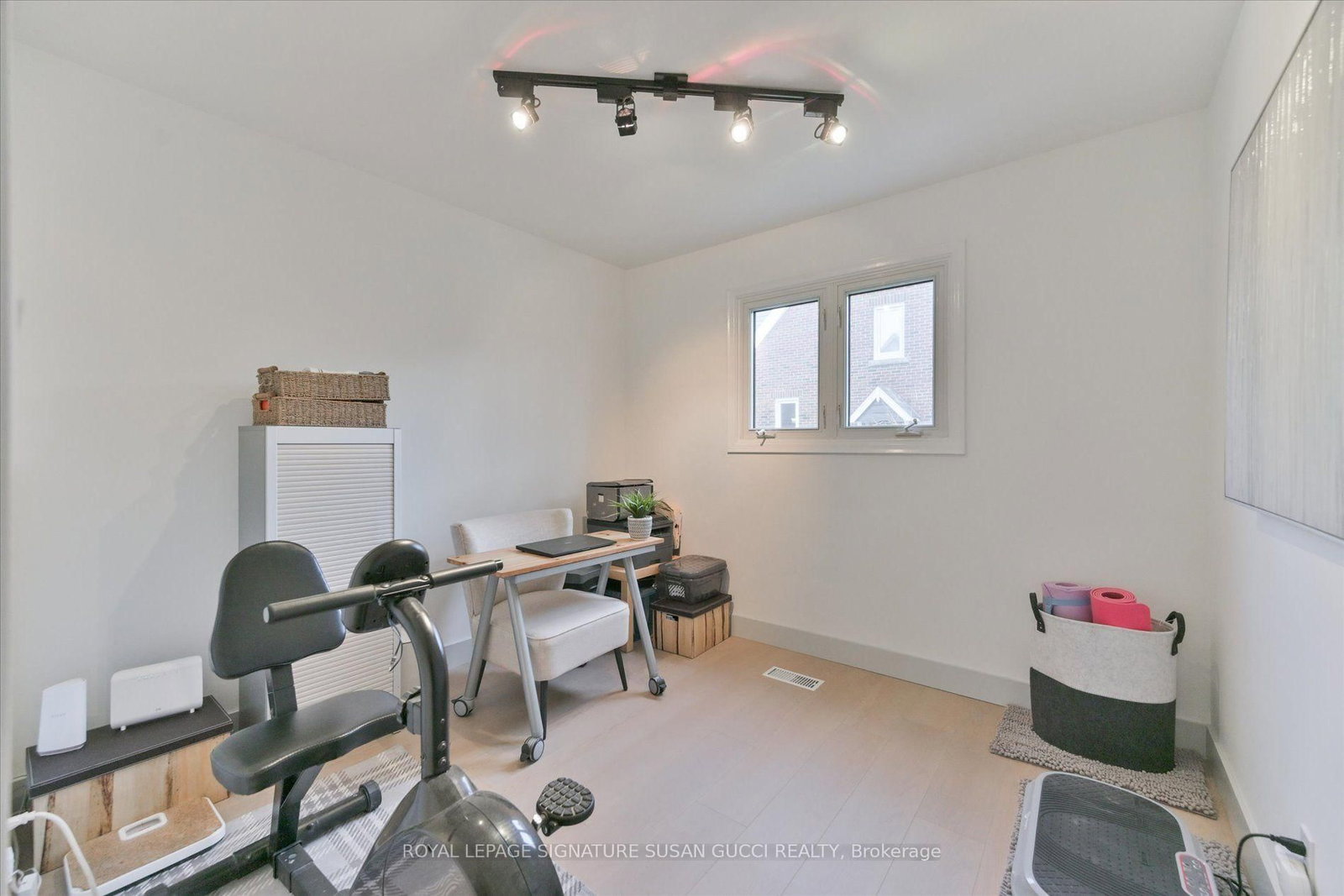 16 Squires Avenue • Toronto, ON photo 33