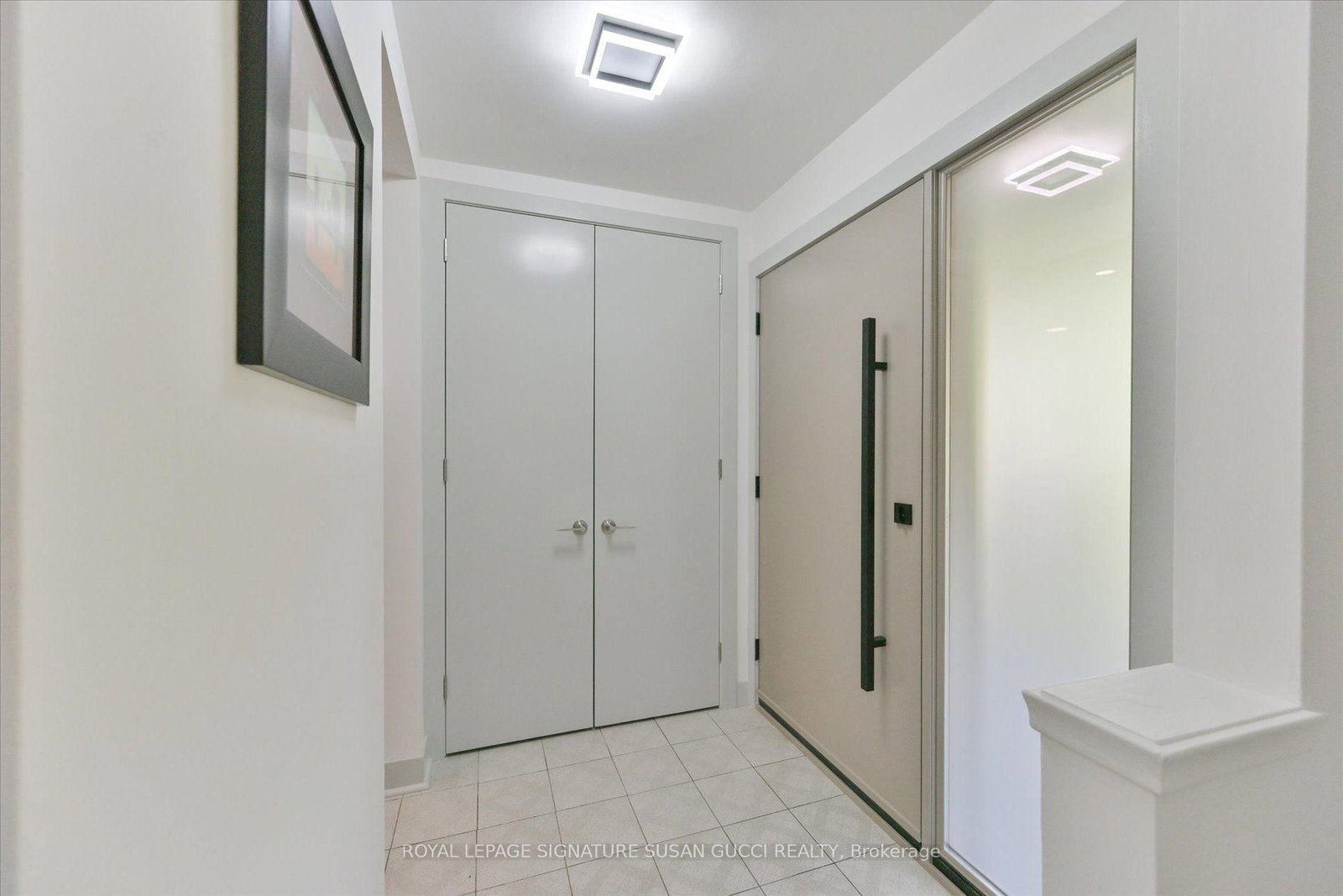 16 Squires Avenue • Toronto, ON photo 5