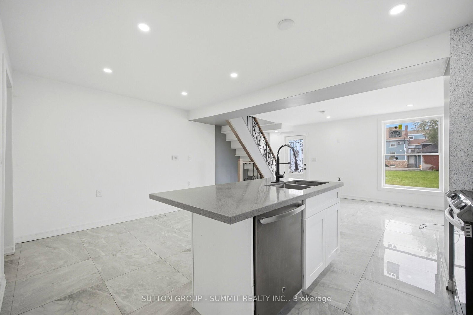11 MAPLE Street • Oshawa, ON photo 13
