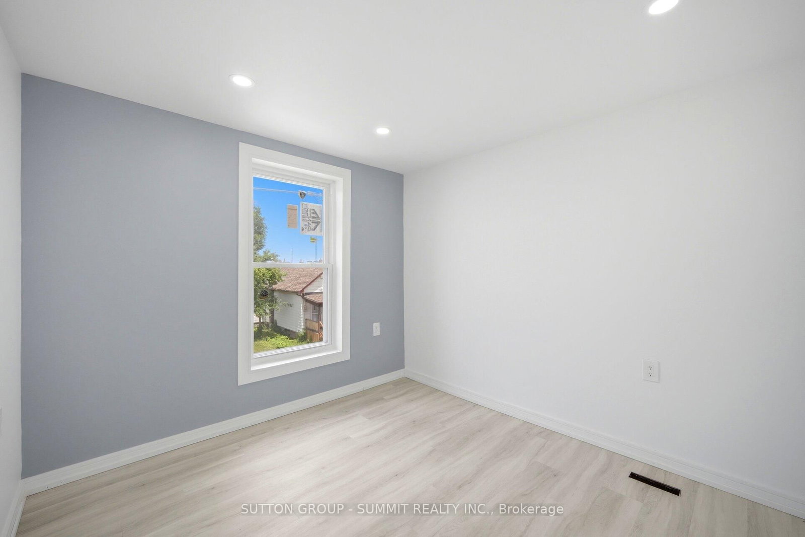 11 MAPLE Street • Oshawa, ON photo 25