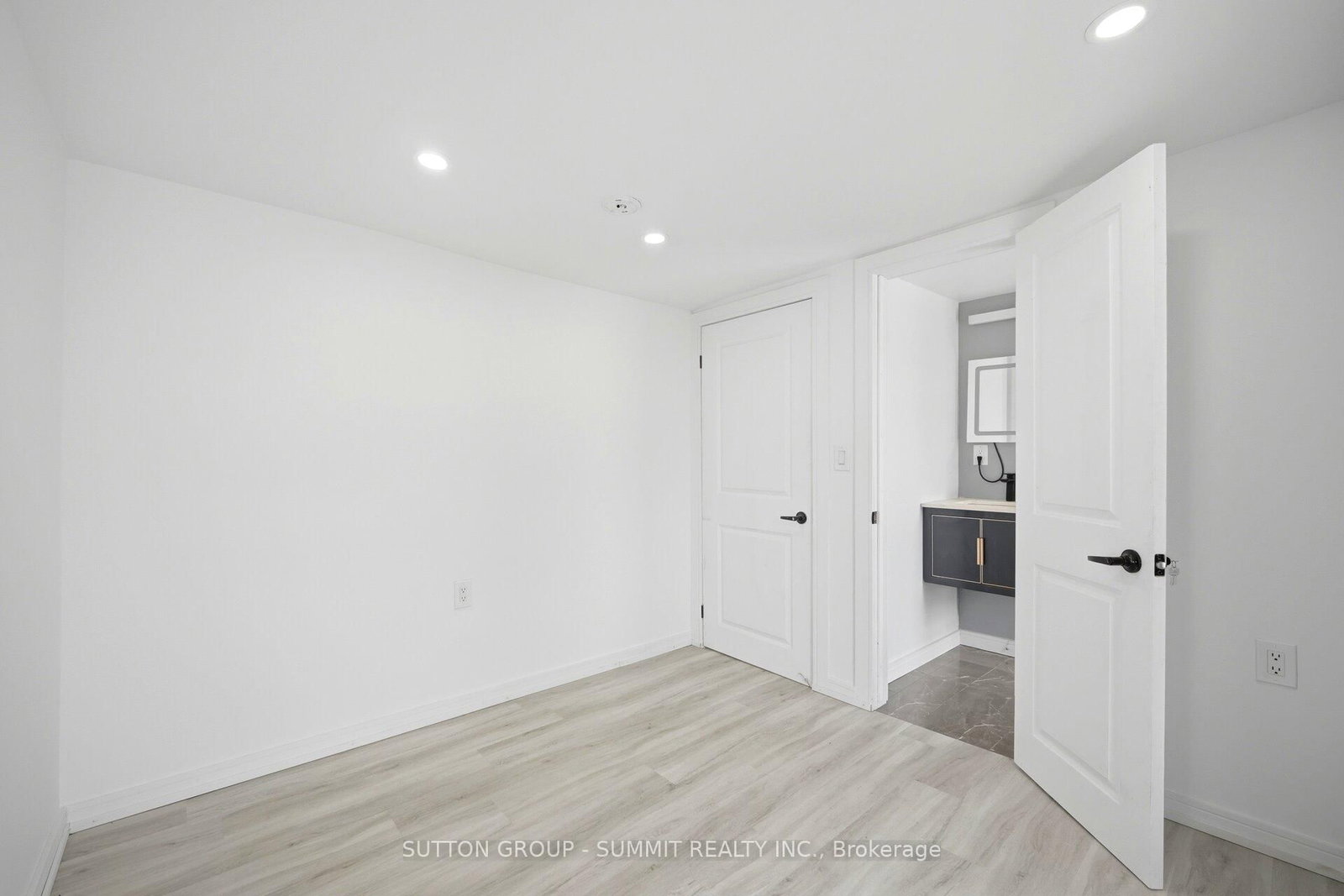 11 MAPLE Street • Oshawa, ON photo 26
