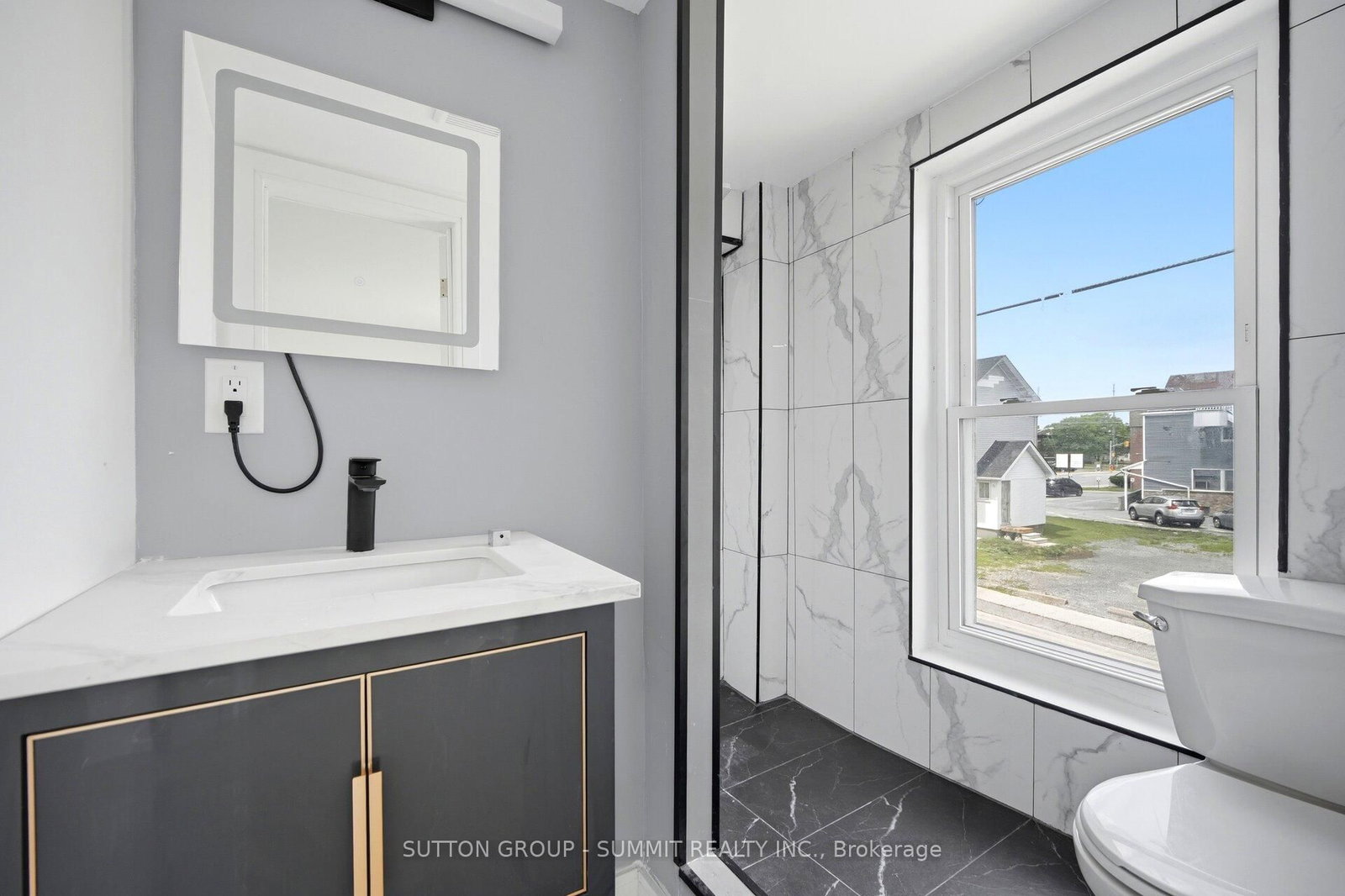 11 MAPLE Street • Oshawa, ON photo 27