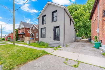 11 MAPLE Street • Oshawa, ON photo 4