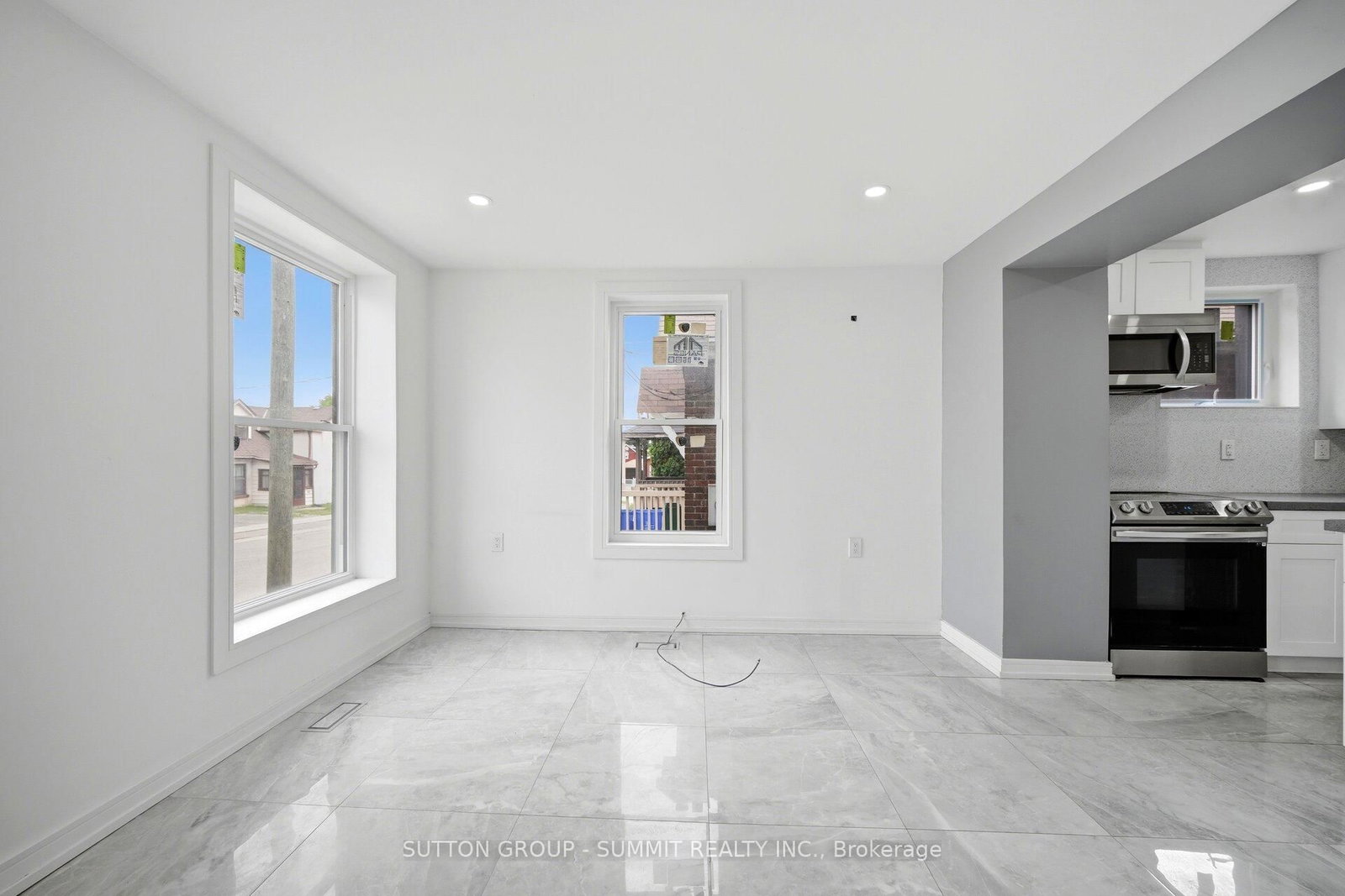 11 MAPLE Street • Oshawa, ON photo 8