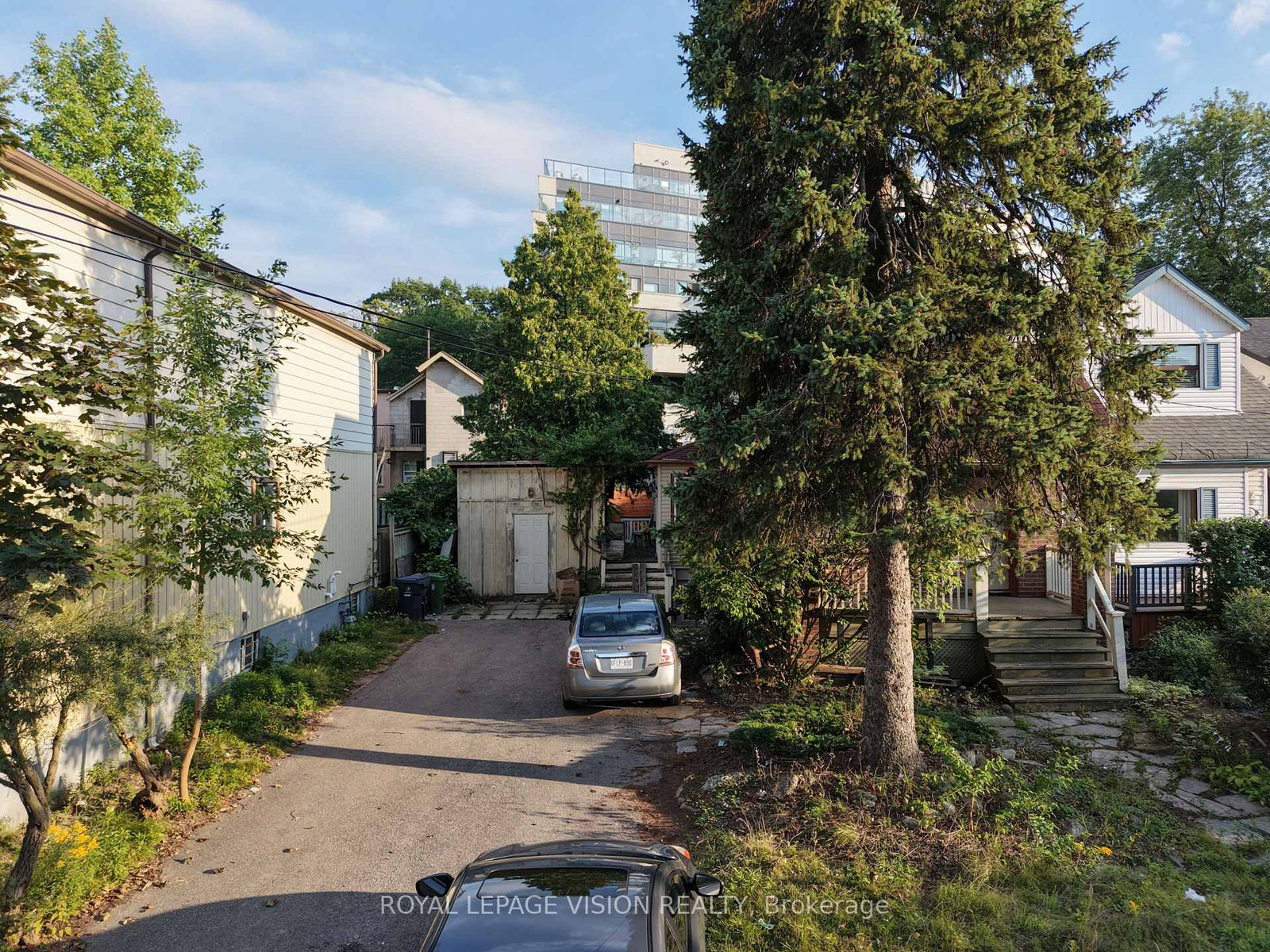 9 East Road • Toronto, ON photo 4