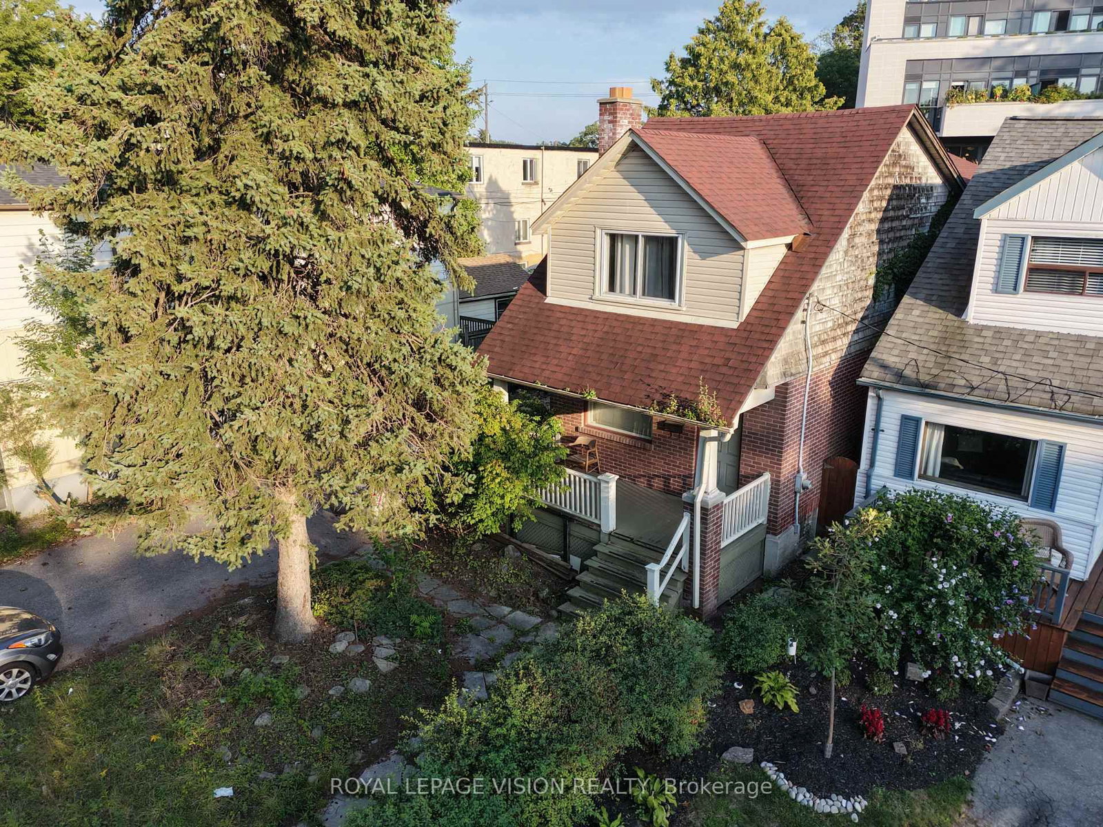 9 East Road • Toronto, ON photo 5