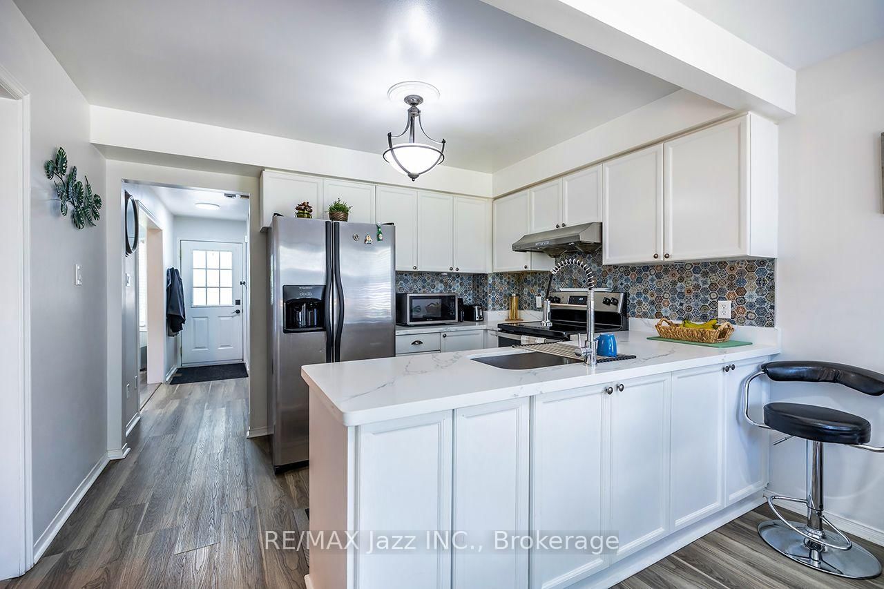 23 Meredith Court • Clarington, ON photo 11