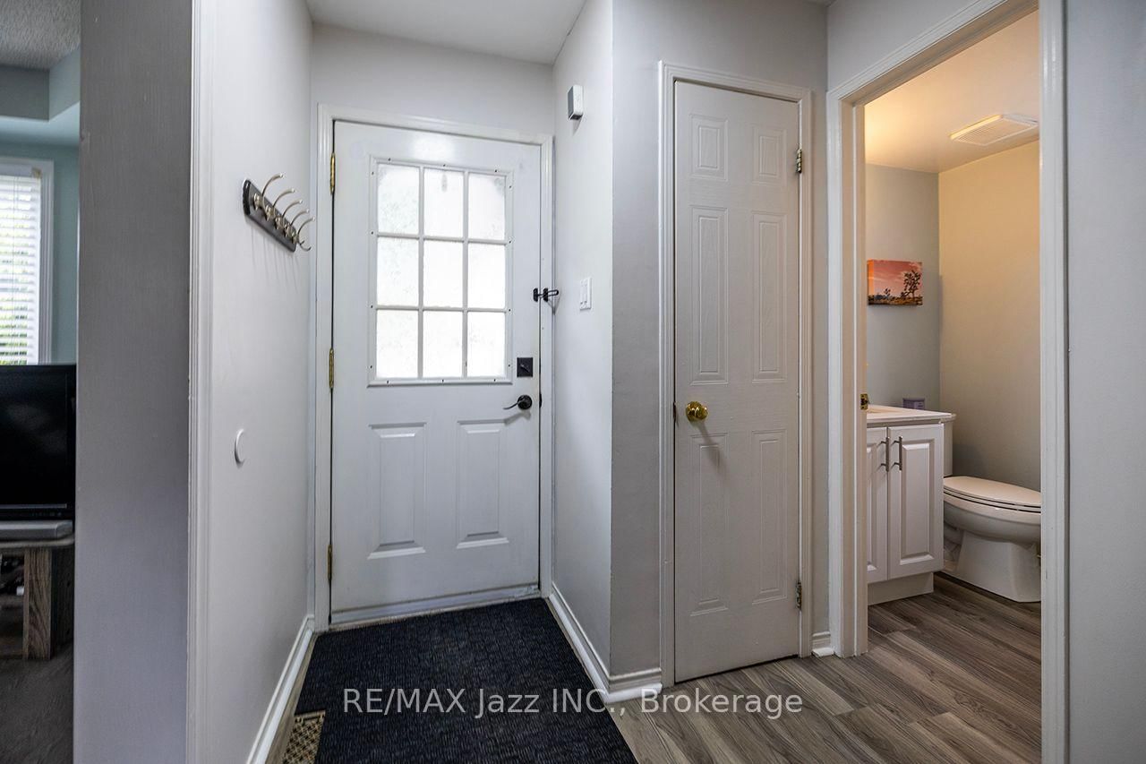 23 Meredith Court • Clarington, ON photo 2