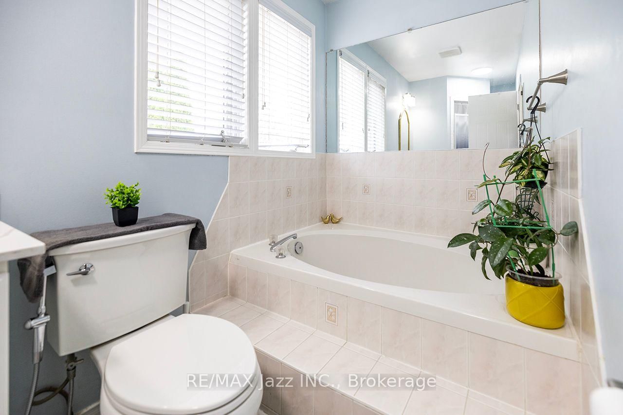 23 Meredith Court • Clarington, ON photo 21