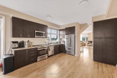 2632 Castlegate Crossing Drive • Pickering, ON photo 3