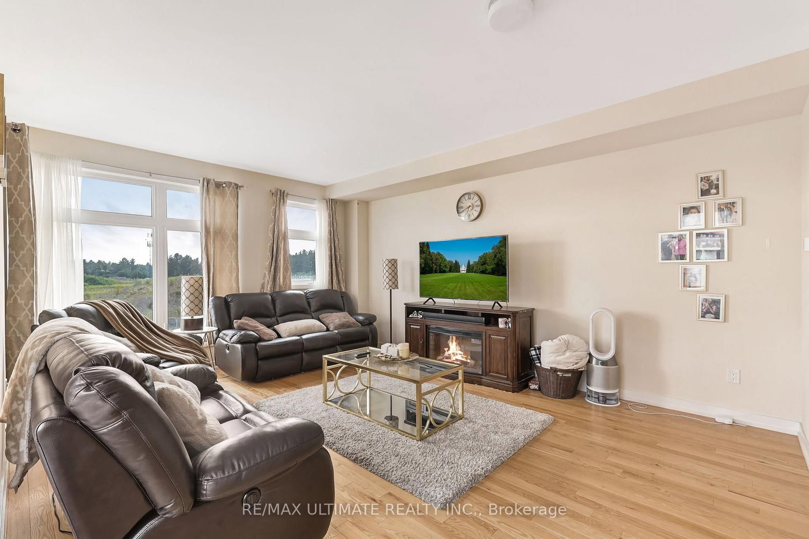2632 Castlegate Crossing Drive • Pickering, ON photo 6