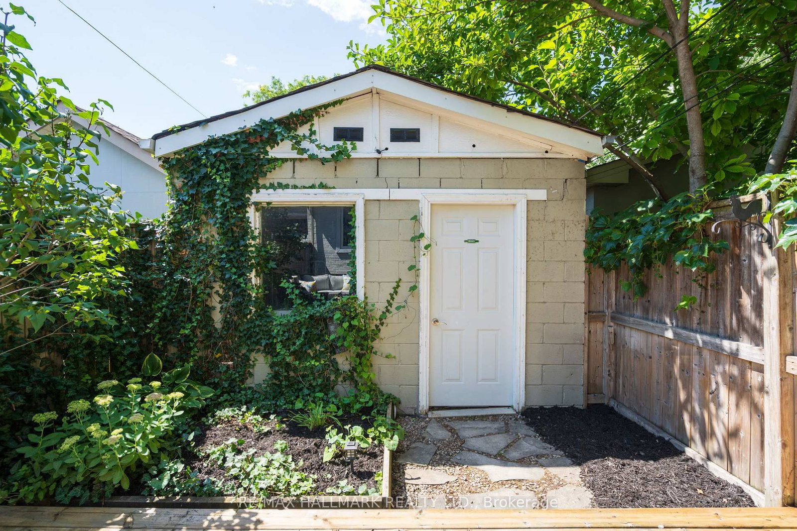 76 Pape Avenue • Toronto, ON photo 37