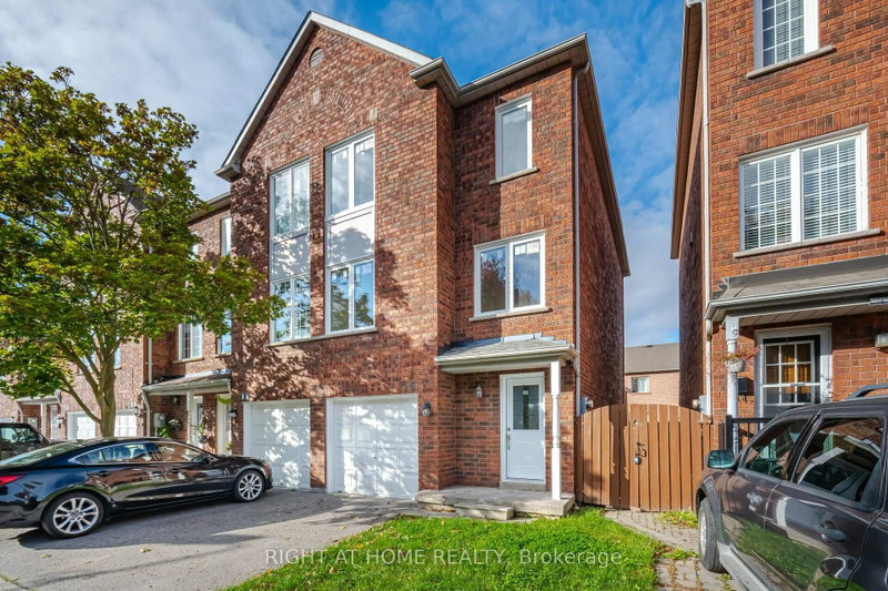 13 - 1995 Pinegrove Avenue