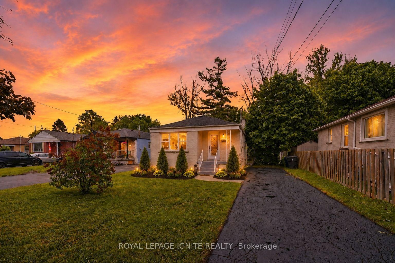 89 Darlingside Drive • Toronto, ON photo 2