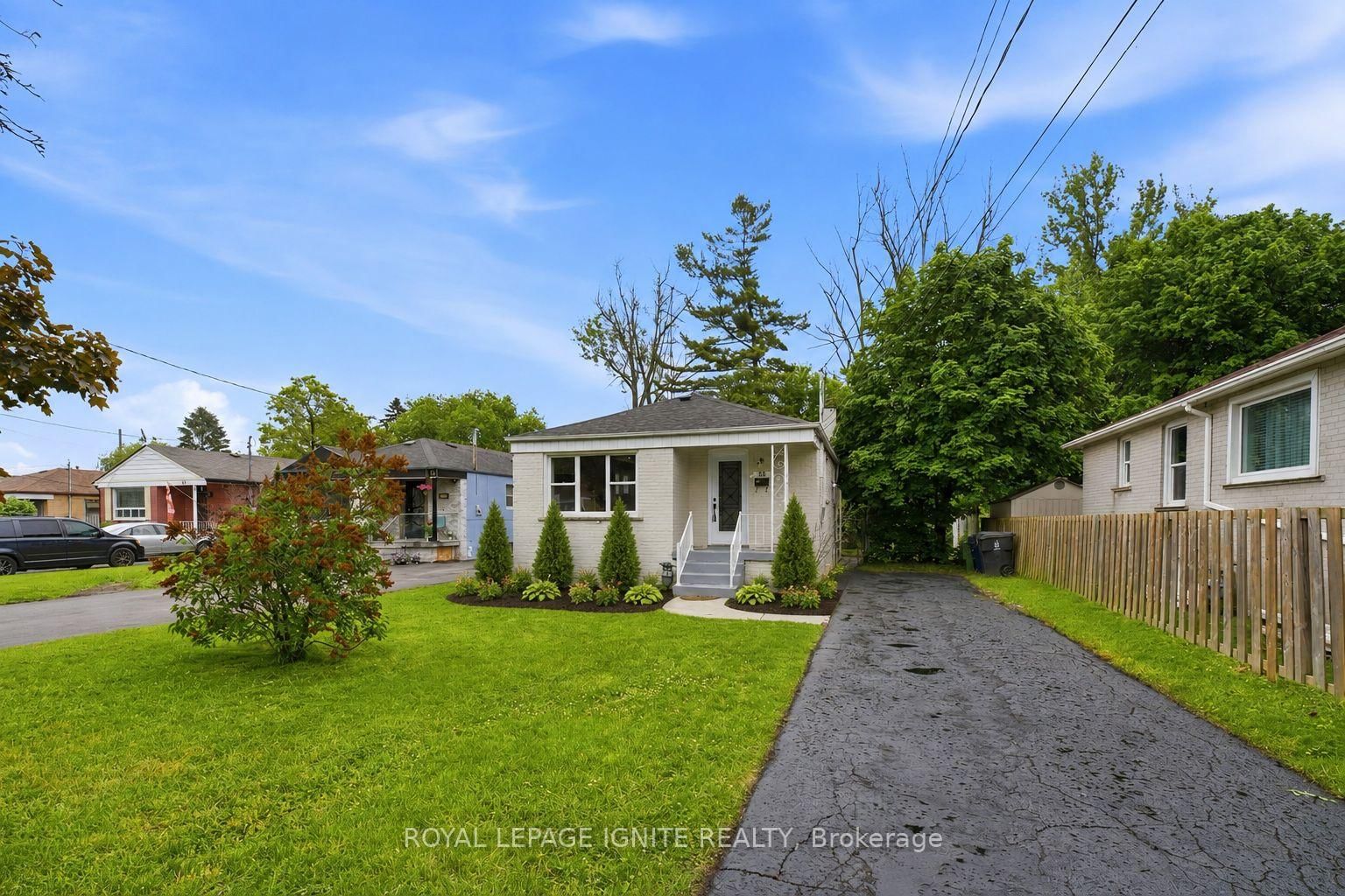 89 Darlingside Drive • Toronto, ON photo 3