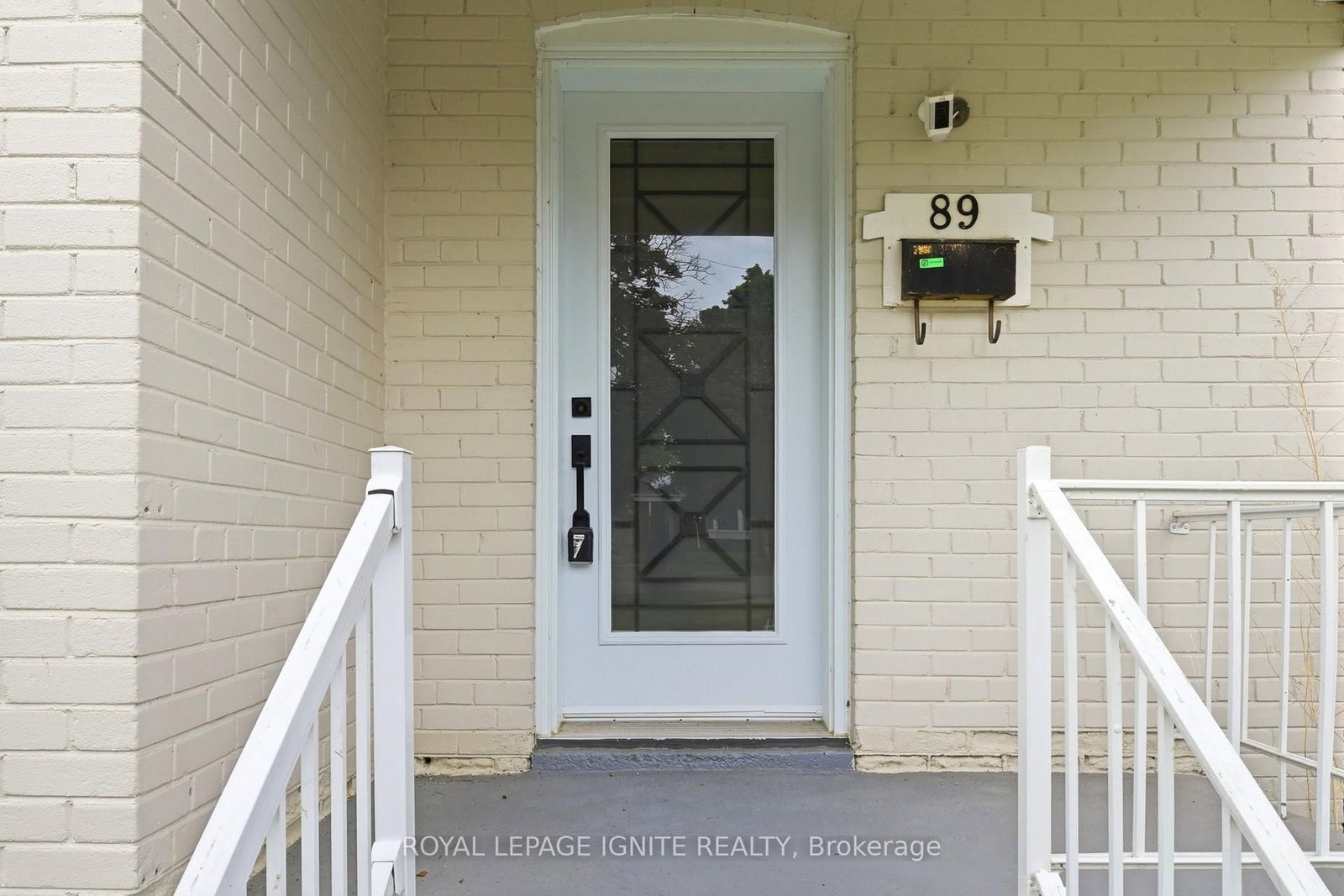 89 Darlingside Drive • Toronto, ON photo 4