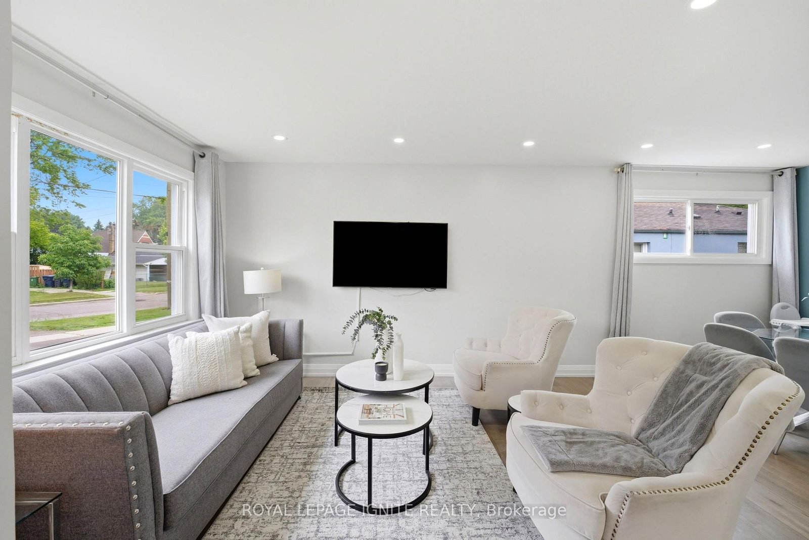 89 Darlingside Drive • Toronto, ON photo 6