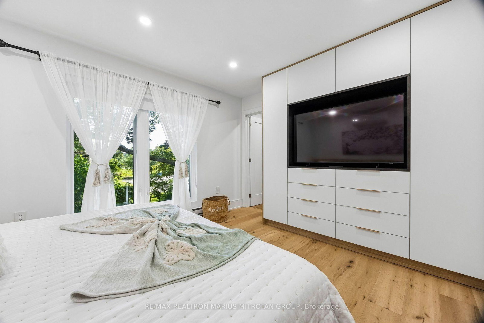 21 Toynbee Trail • Toronto, ON photo 10