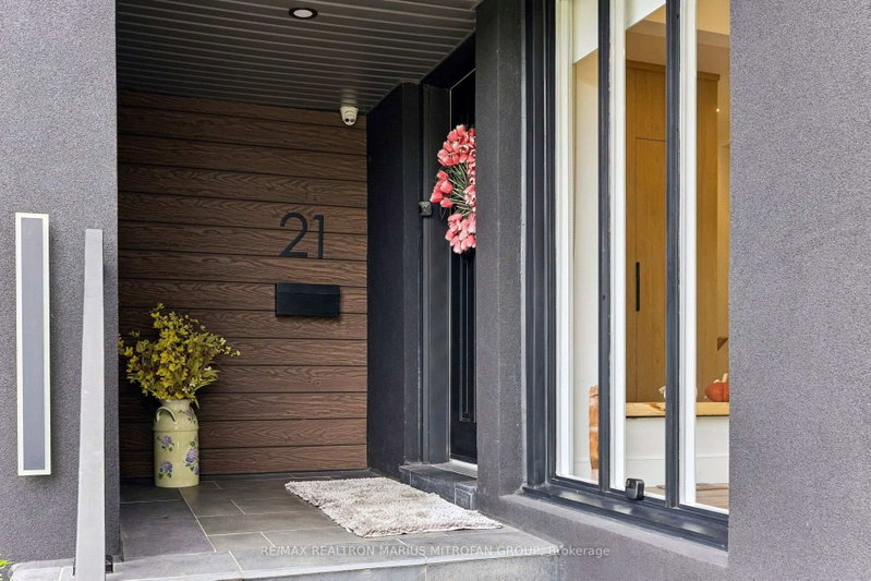 21 Toynbee Trail