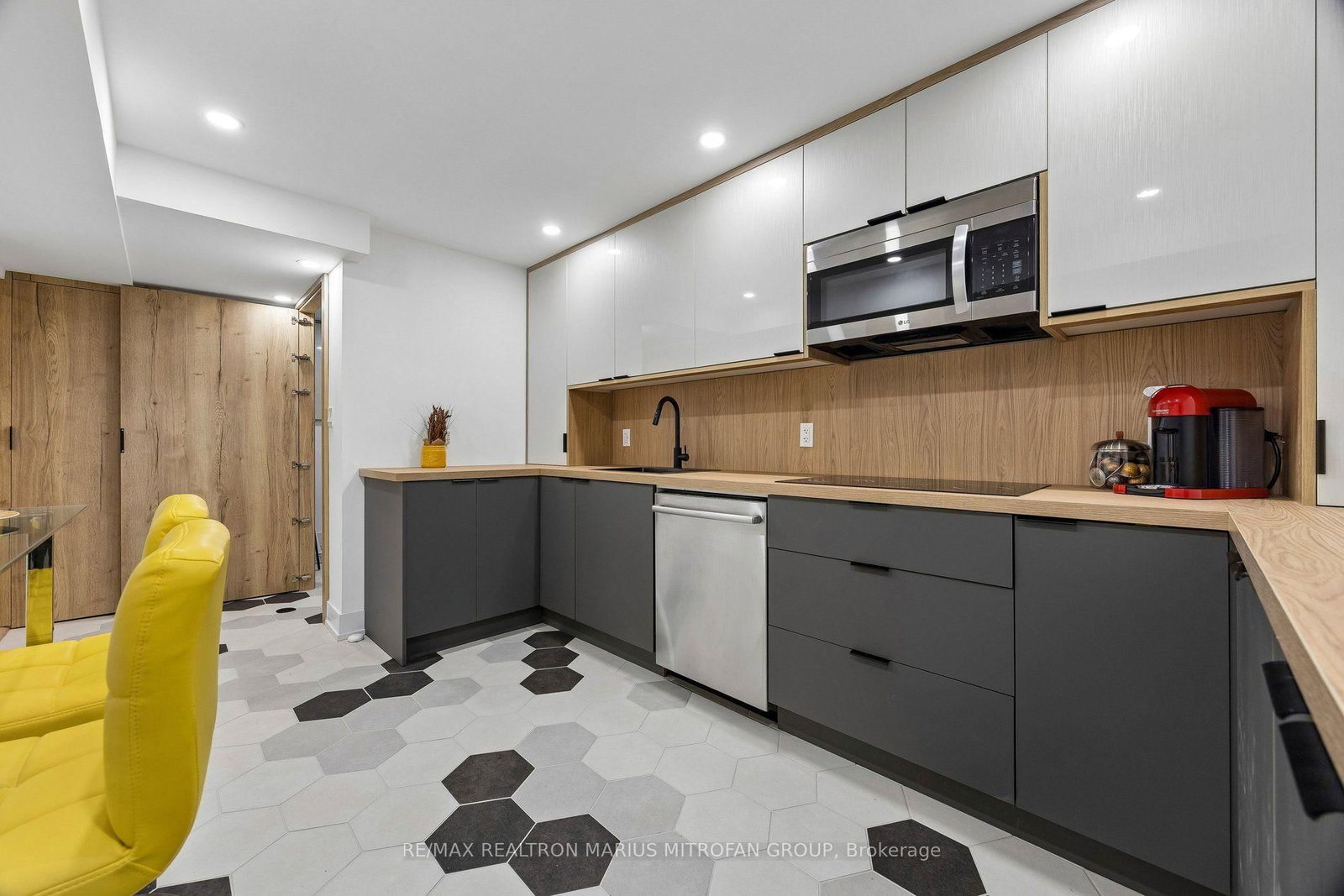 21 Toynbee Trail • Toronto, ON photo 21