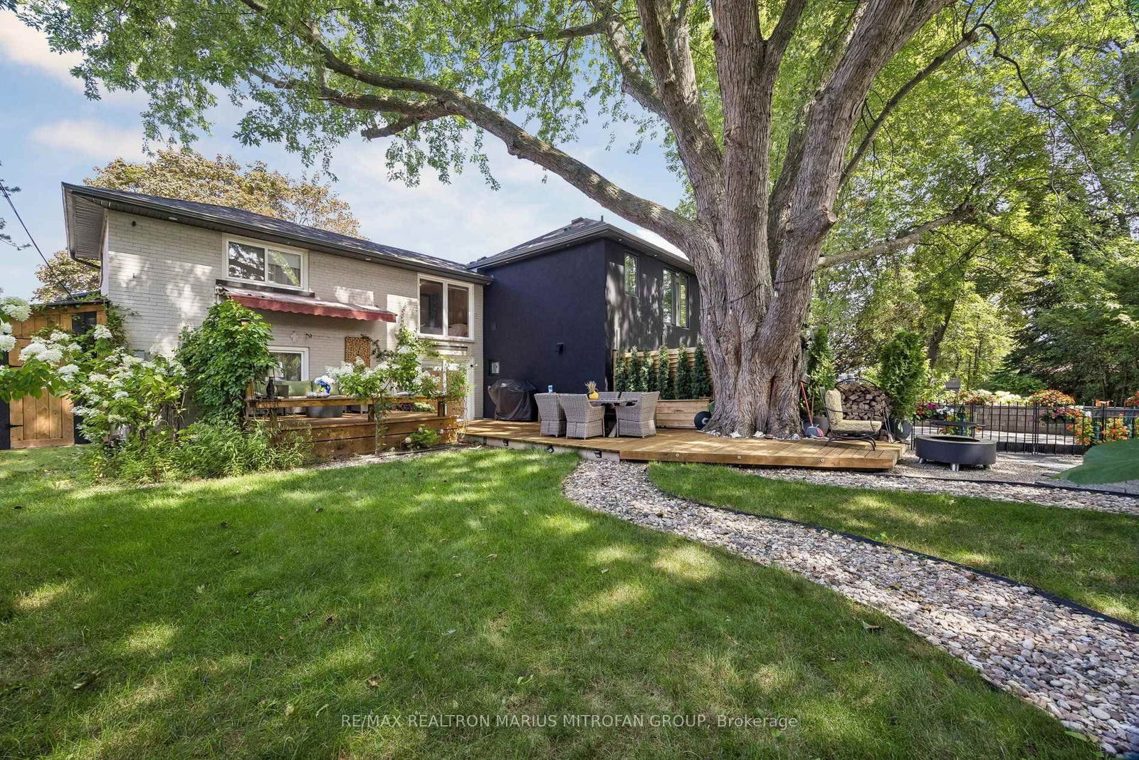 21 Toynbee Trail • Toronto, ON photo 39