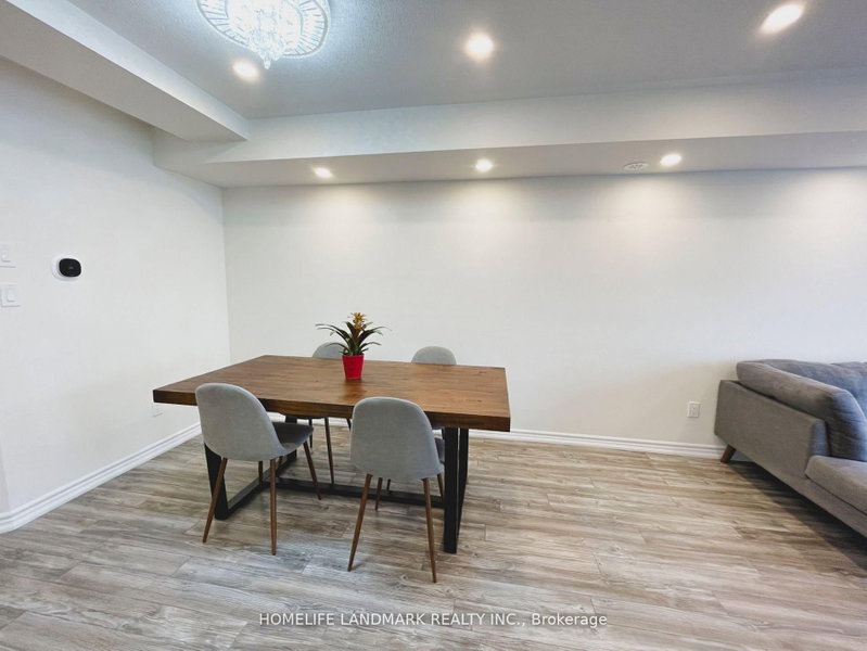 15 Eaton Park Lane photo 5
