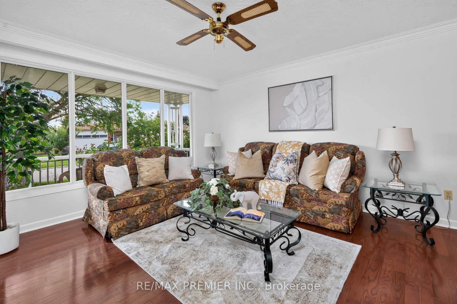 31 CORINTHIAN Boulevard • Toronto, ON photo 6