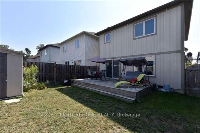 32 Donlevy Crescent