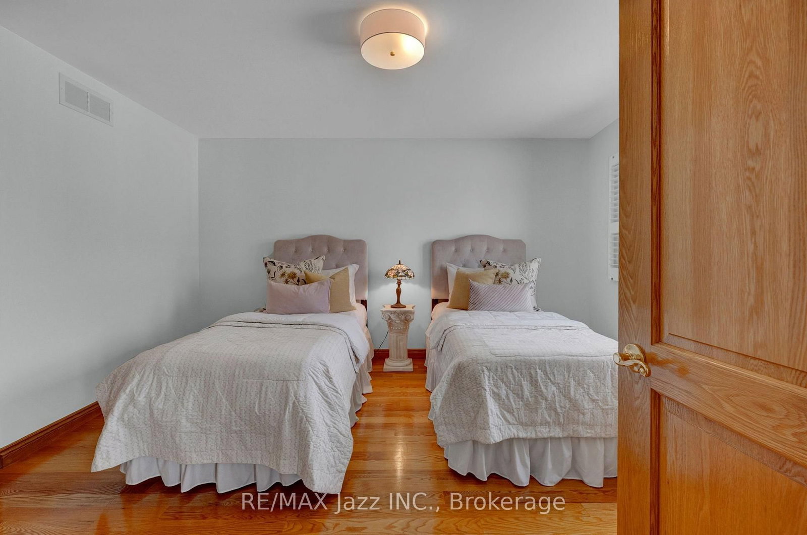 109 Elizabeth Street • Oshawa, ON photo 30