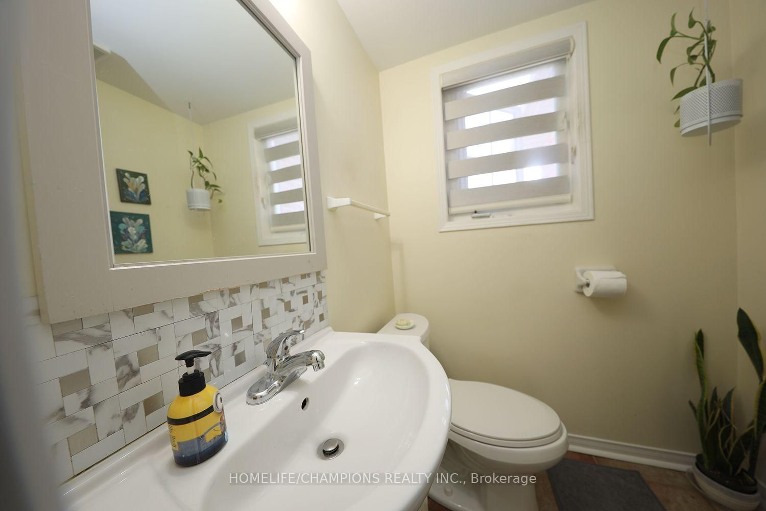 16 Echo Glen Road • Toronto, ON photo 15