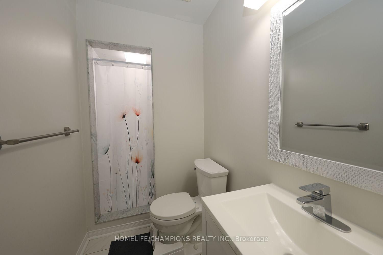 16 Echo Glen Road • Toronto, ON photo 16