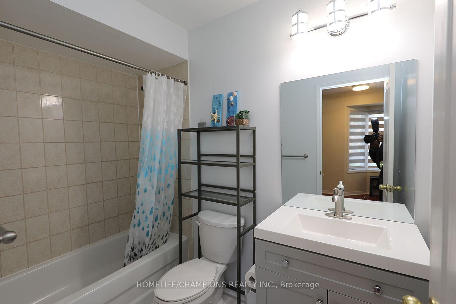 16 Echo Glen Road • Toronto, ON photo 21