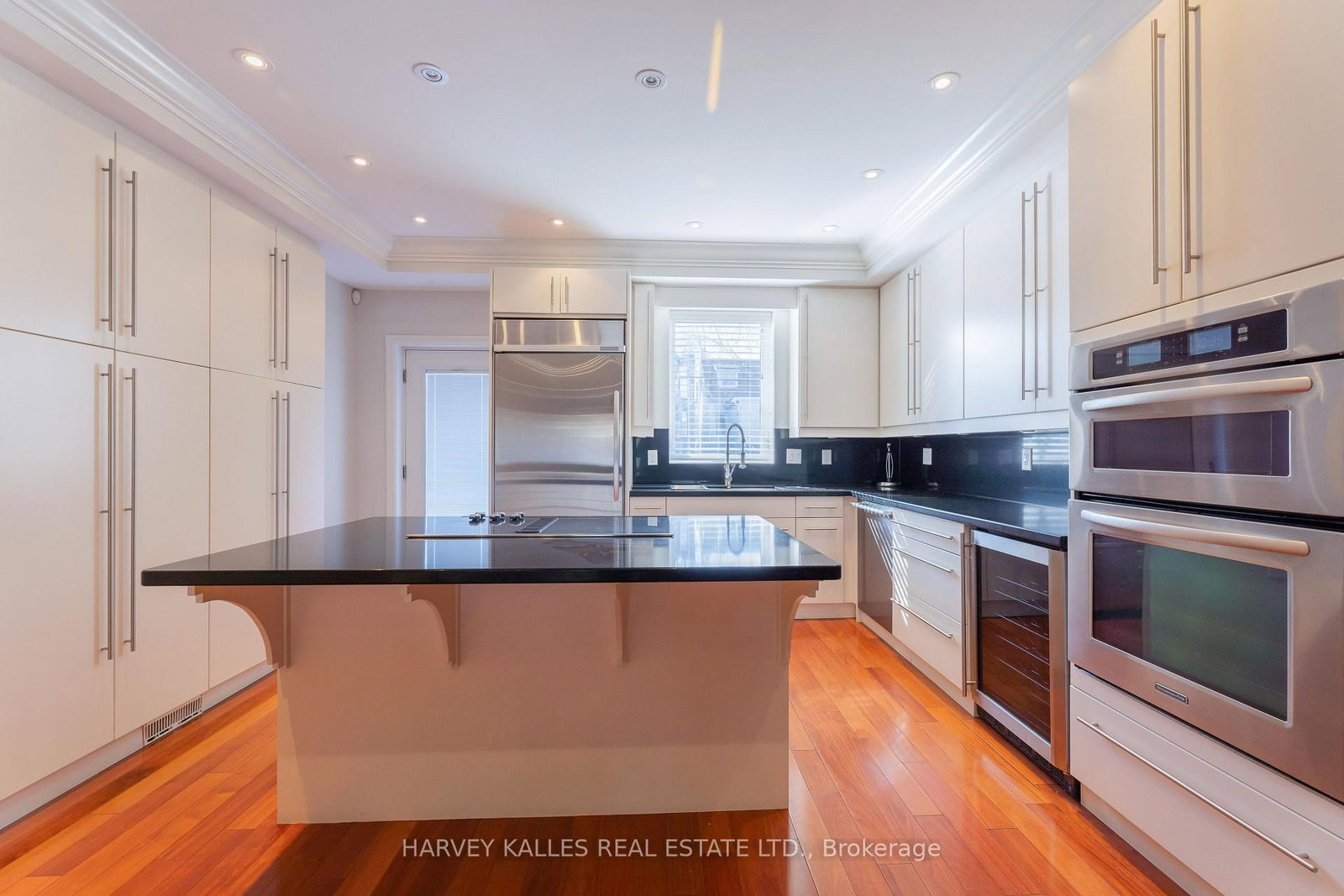 1107 Gerrard Street E • Toronto, ON photo 11