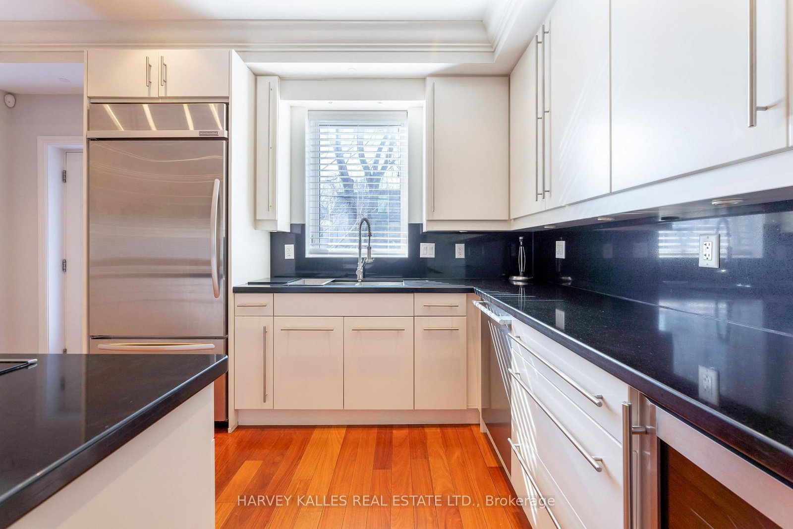 1107 Gerrard Street E • Toronto, ON photo 14