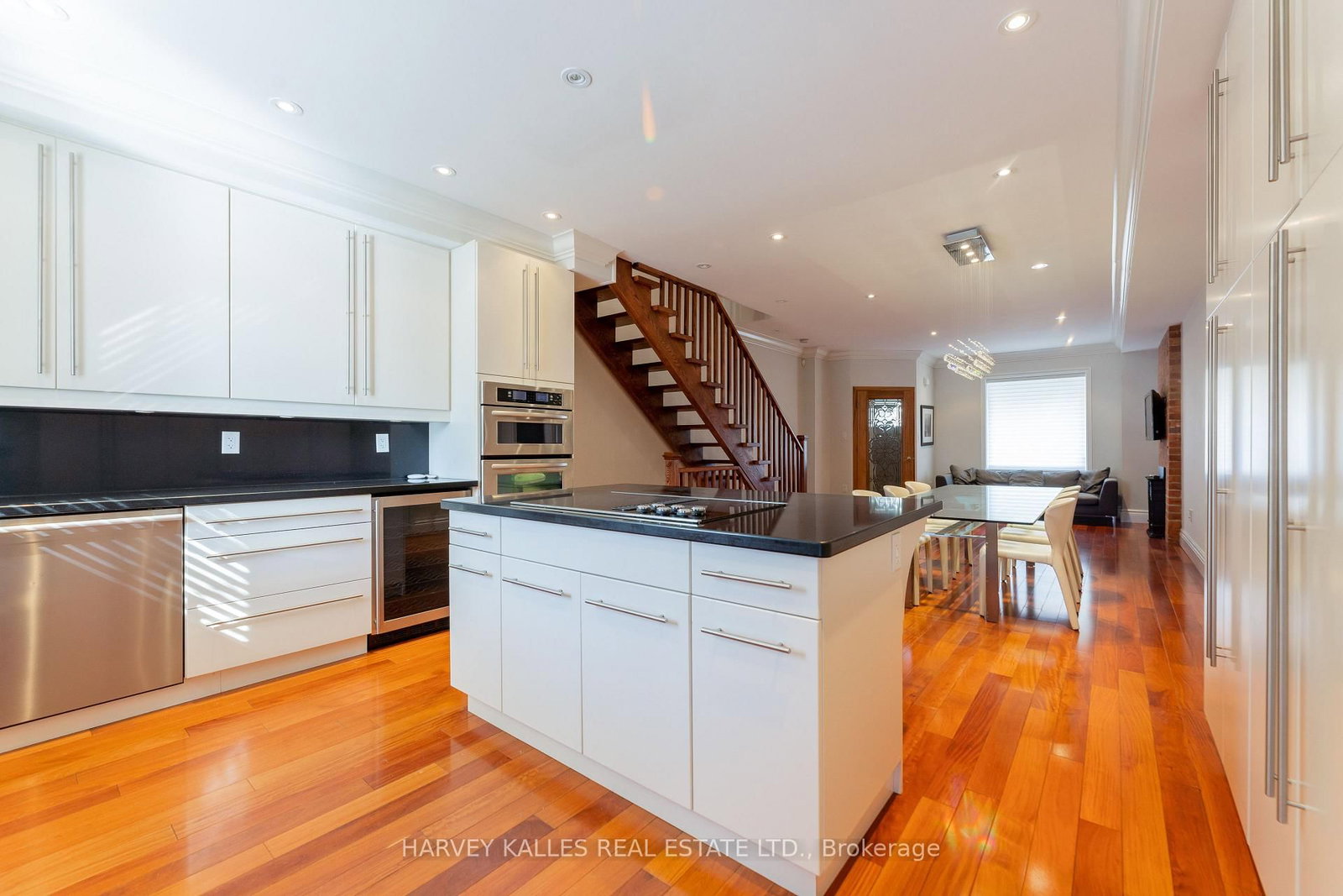 1107 Gerrard Street E • Toronto, ON photo 15